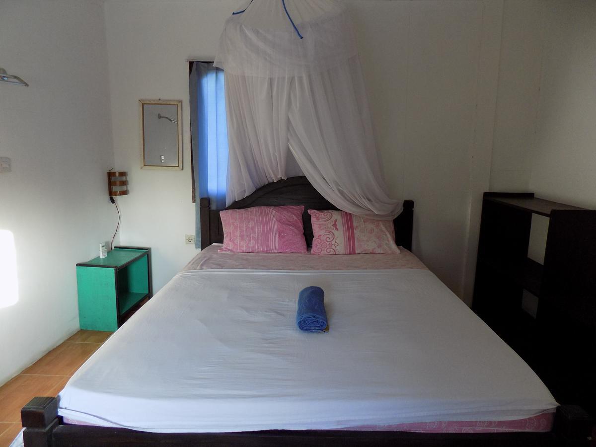 Santigi Homestay ギリ・アイル エクステリア 写真